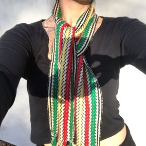 Amazing Vintage Wool Scarf !